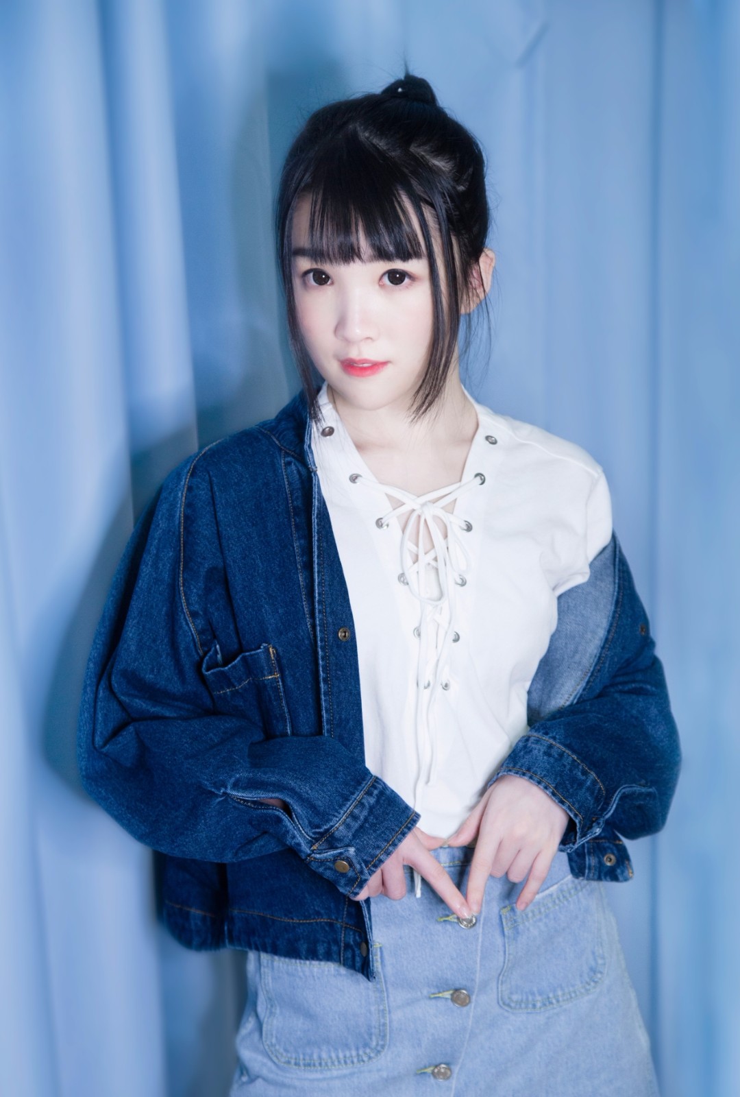 asmr人气主播少寒shine最新写真牛仔配马尾简直不要太美