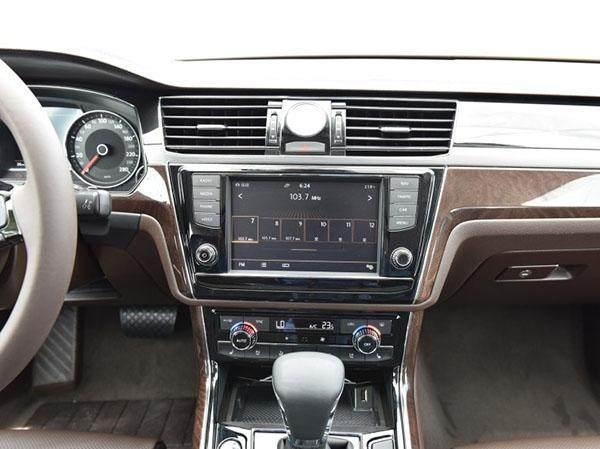 C级轿车你买不买，都说大众辉昂完爆奥迪A6，为什么卖不好？