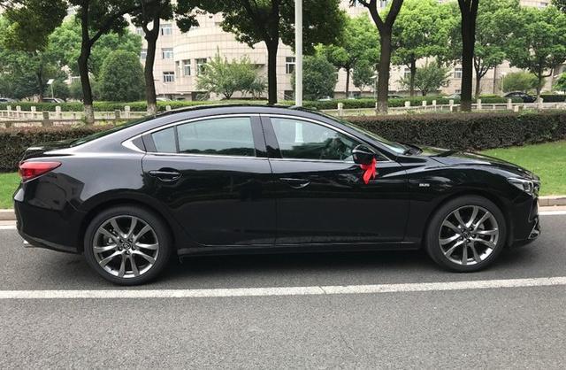 阿特兹2.5尊崇版极夜黑落地不到23万, 大街上十辆也见不到一辆