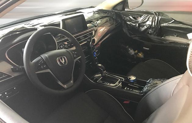 大众CC停产了，这款自主CC也不错，预计年底上市