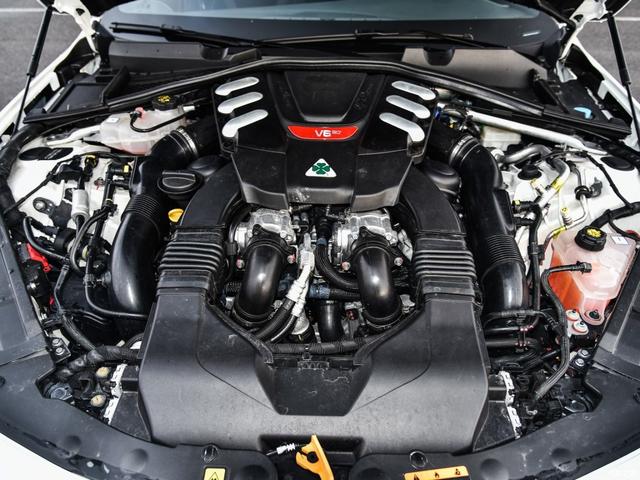 这车外形帅到众泰不敢抄，速度快到宝马M3来了也得输