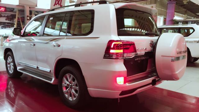 17款陆逊酷路泽4000中东版卓越的性能特惠的吸引力惊人