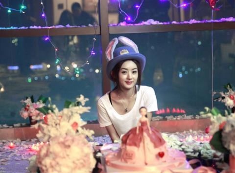 赵丽颖再收一枚明星迷弟,为赵丽颖换头像疯狂