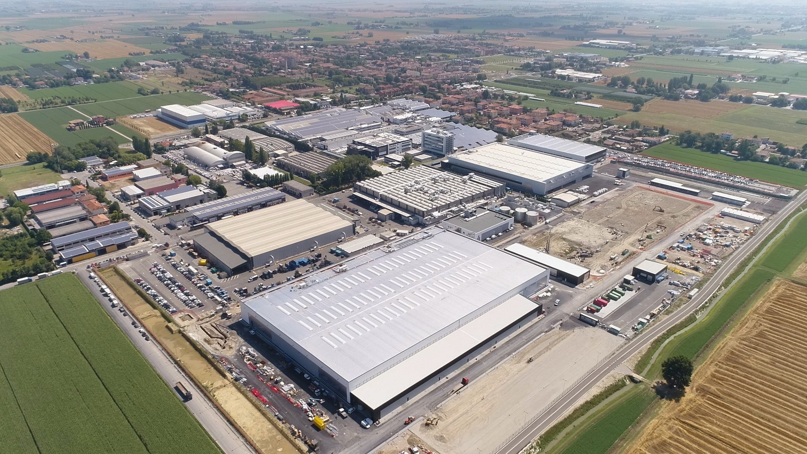 12月4日发布 兰博基尼总部确认生产urus suv