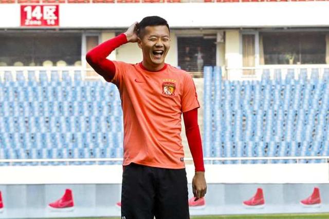 上港失利夜, 恒大黄博文发微博遭上港球迷怒喷, 他说了什么?