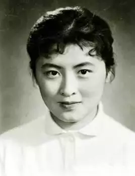 她是最美阿诗玛,却在最红时精神失常,悲惨遭遇真的让人唏嘘!