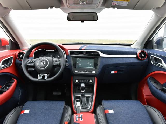 合作的全是世界大牌，名爵突然变拽，这次又穿上了牛仔装