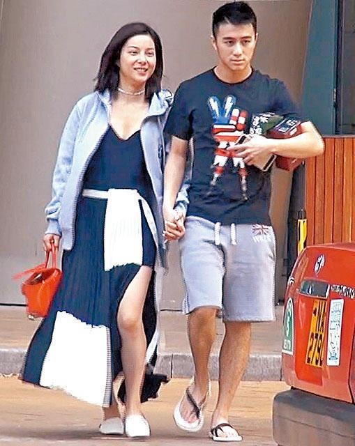 何猷君是赌王多名儿子当中知名度比较高的一位,他从小就是数学天才,18