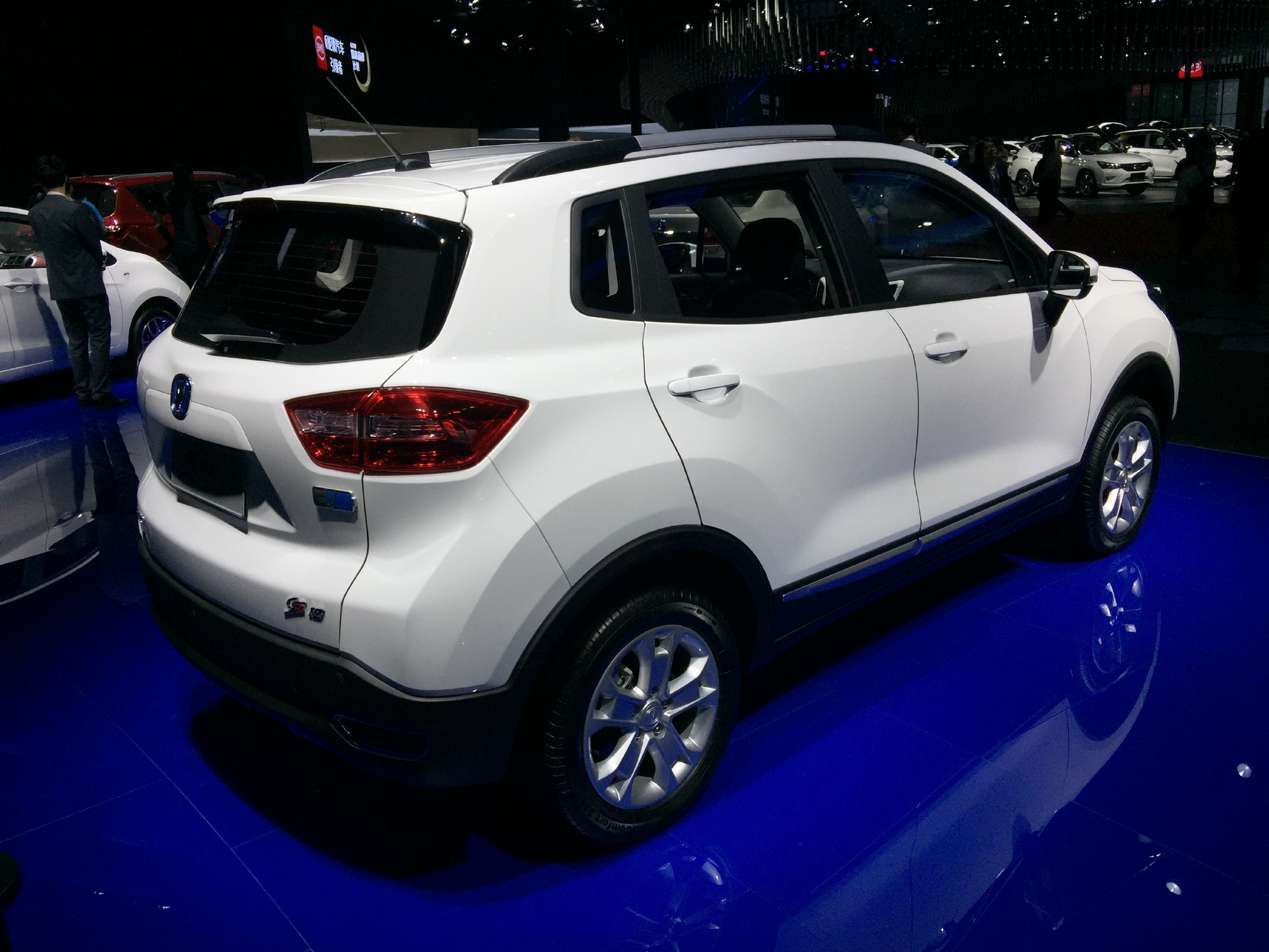 9-12.6万元 长安cs15ev正式上市