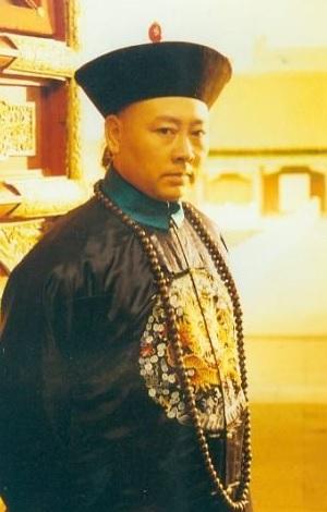 无论是电视剧,小说,还是历史上,胤俄都是公认的八爷派,紧紧跟着老八