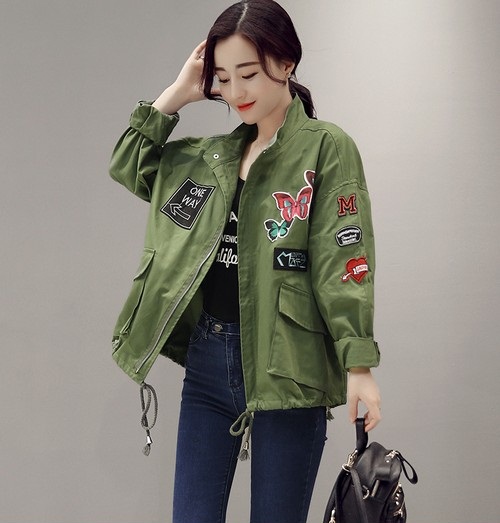 女生日常穿搭也可很帅气!女生飞行员夹克搭配酷酷哒!