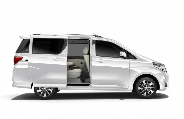 目前,在国内市场,野马斯派卡就是这样一辆有电动侧滑门的mpv.