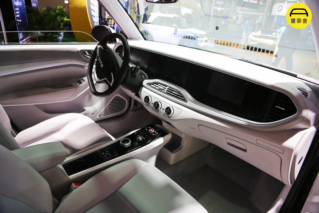 7 万元三年七折回购,北汽纯电小车 lite 会打动年轻人吗-新浪汽车