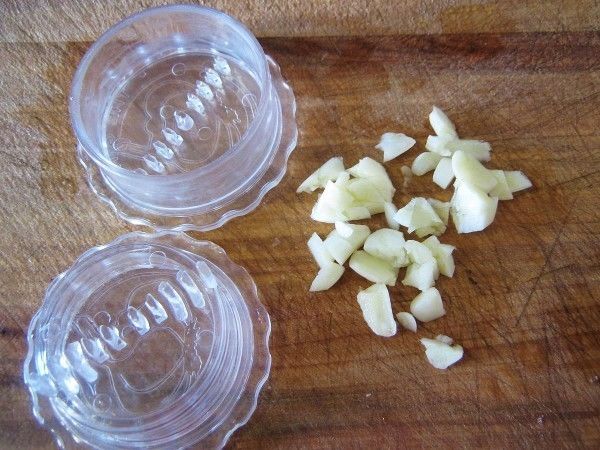 野食哥路遇原生态美味摘回家制作香辣野苋菜