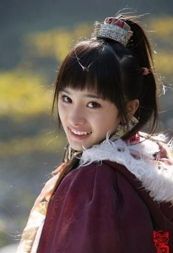 30岁演小辣椒 走红时因抑郁险自杀】  提到郭襄的扮演者,不少人都会