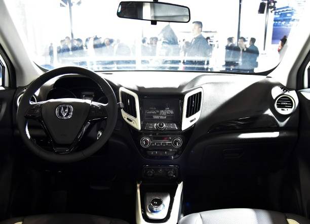 为了证明品质够硬,启辰D60决定连续跑10万公