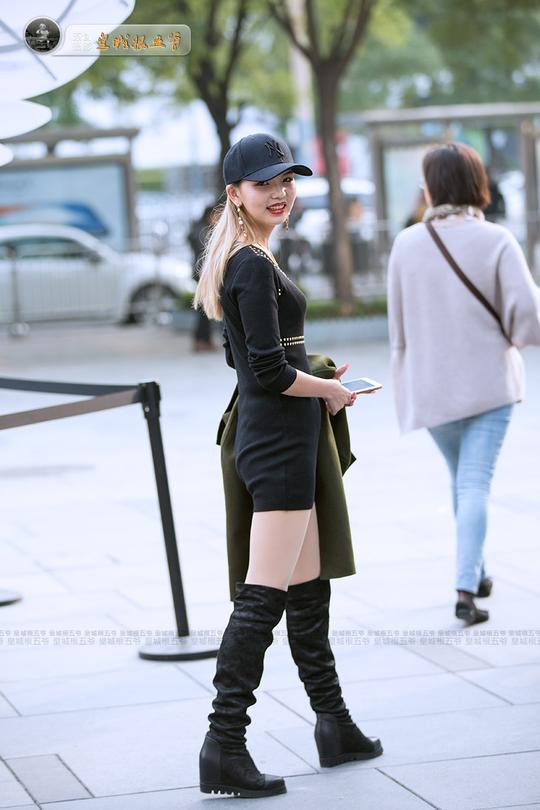 时尚街拍：时髦美女的穿衣术是所有女人必须掌握的一门本领