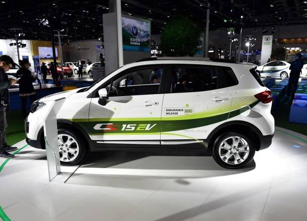 为了证明品质够硬,启辰D60决定连续跑10万公