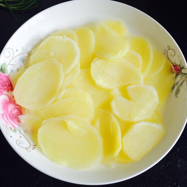 土豆最好吃的做法,软糯鲜香,您吃一口就会爱上它!