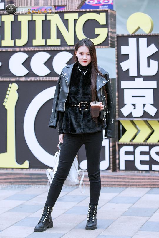 时尚街拍：时髦美女的穿衣术是所有女人必须掌握的一门本领