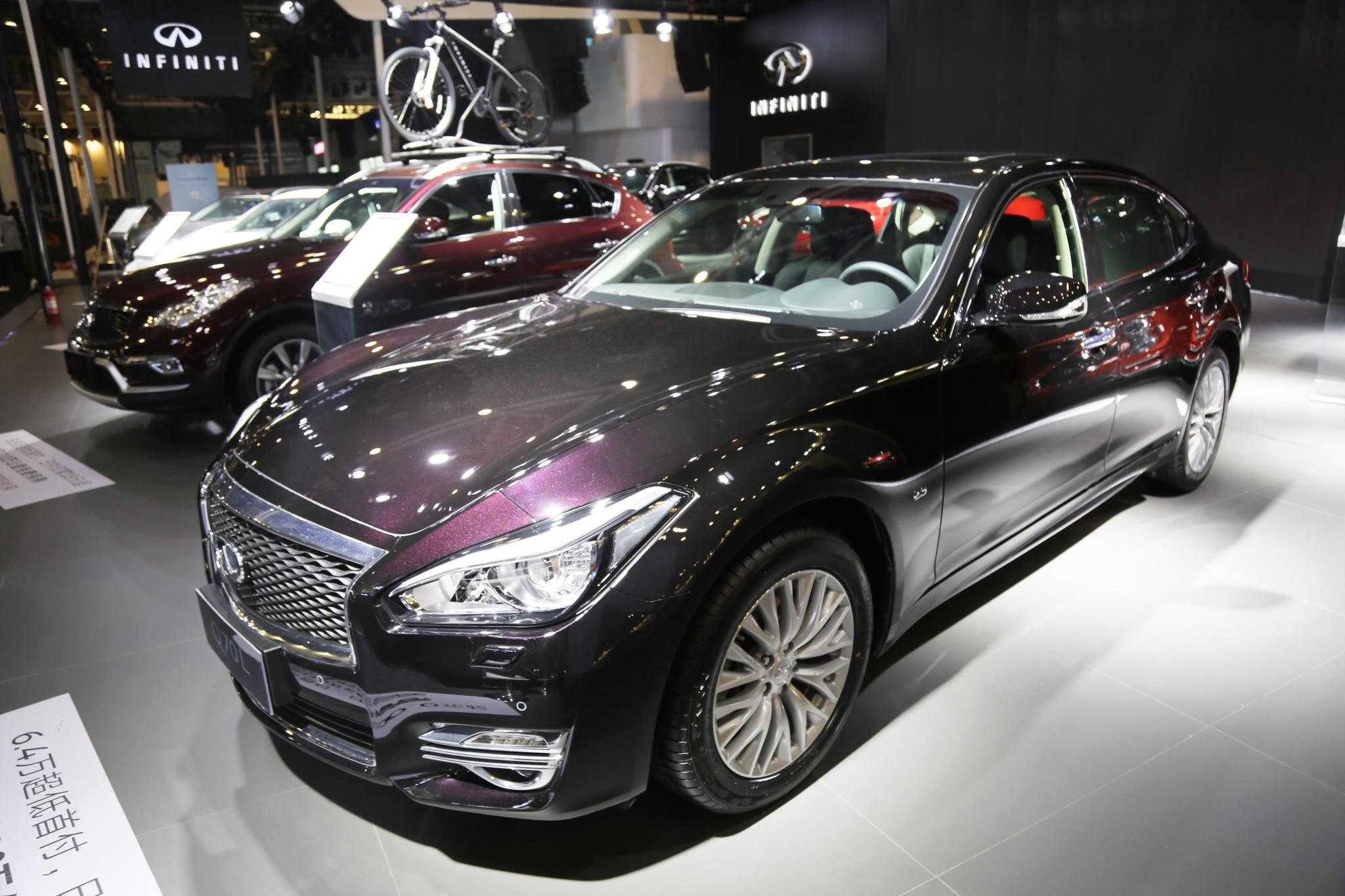 英菲尼迪q70l,50万级别豪华商务座驾,车展实拍!