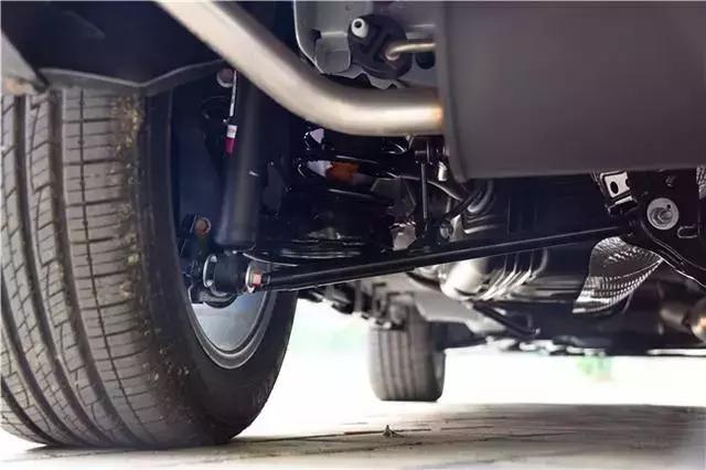 皮实耐用 能力抗5吨钢筋压顶 比宝骏510贵 却卖得更火