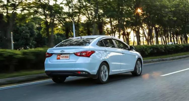 这两款销量最好的紧凑级国产家轿，究竟哪台性价比更高？