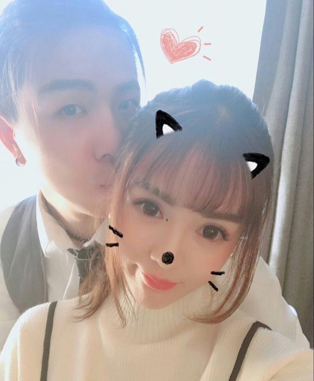 lol大主播小漠今日妹妹出嫁, 但是诗琪却哭了