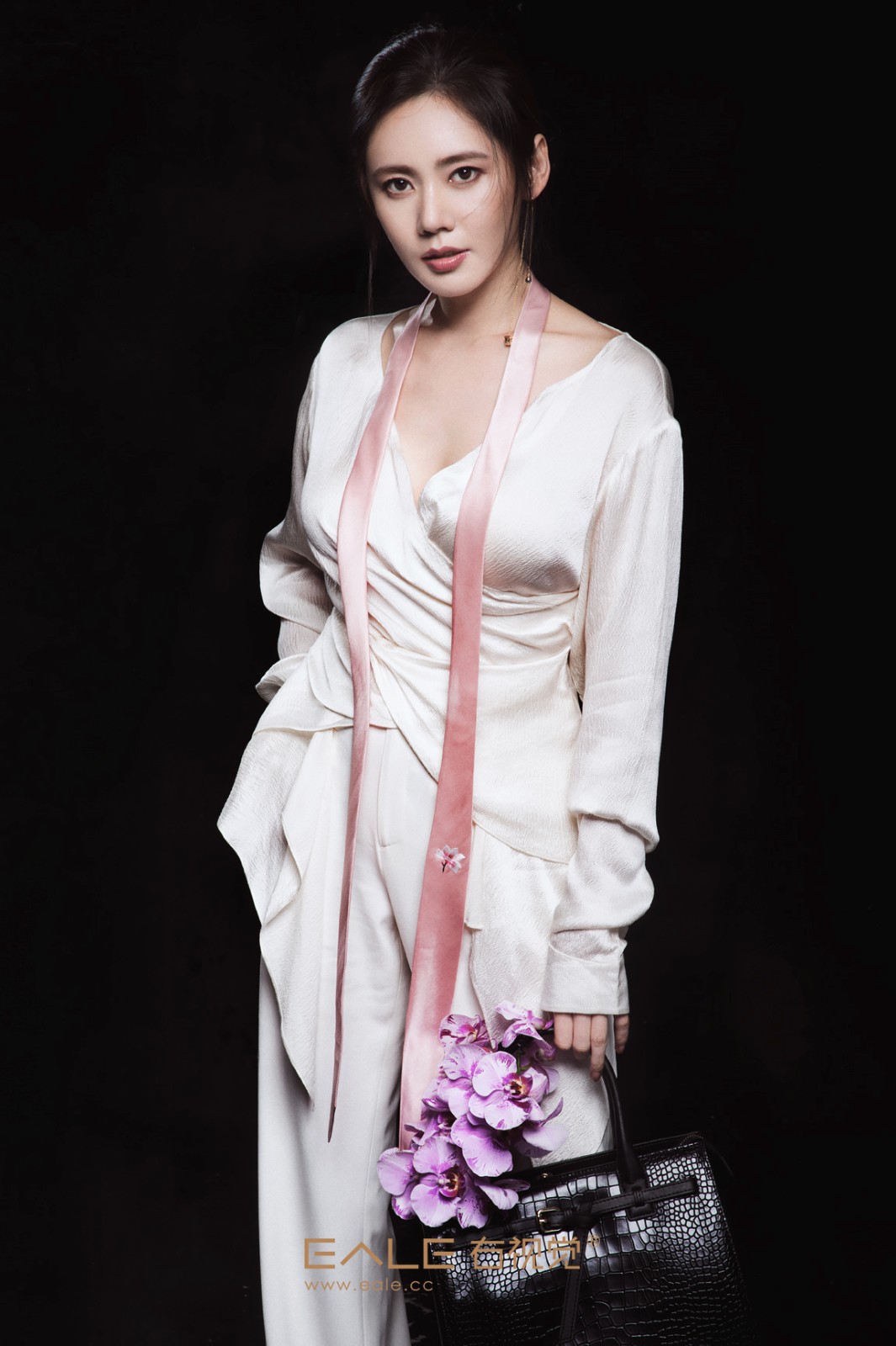 可爱小女人 秋瓷炫最新写真大片! 祝贺秋瓷炫怀孕!