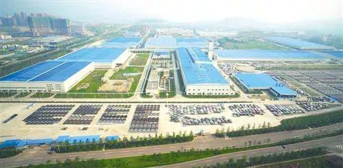 一窝蜂的都去做纯电，才是真正的“车道偏离”！