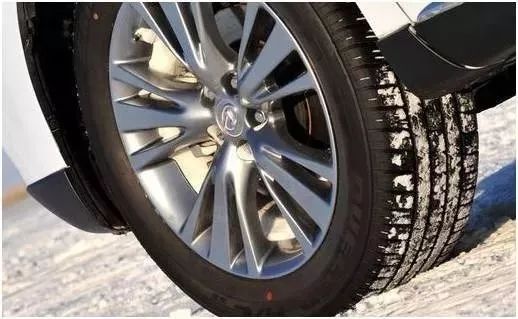 别以为夏天气温高轮胎才容易爆 冬天不注意这些也容易爆胎