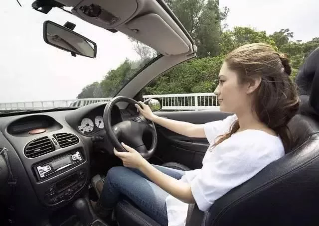 这个功能可以省油20%，但中国车主基本没人用它!