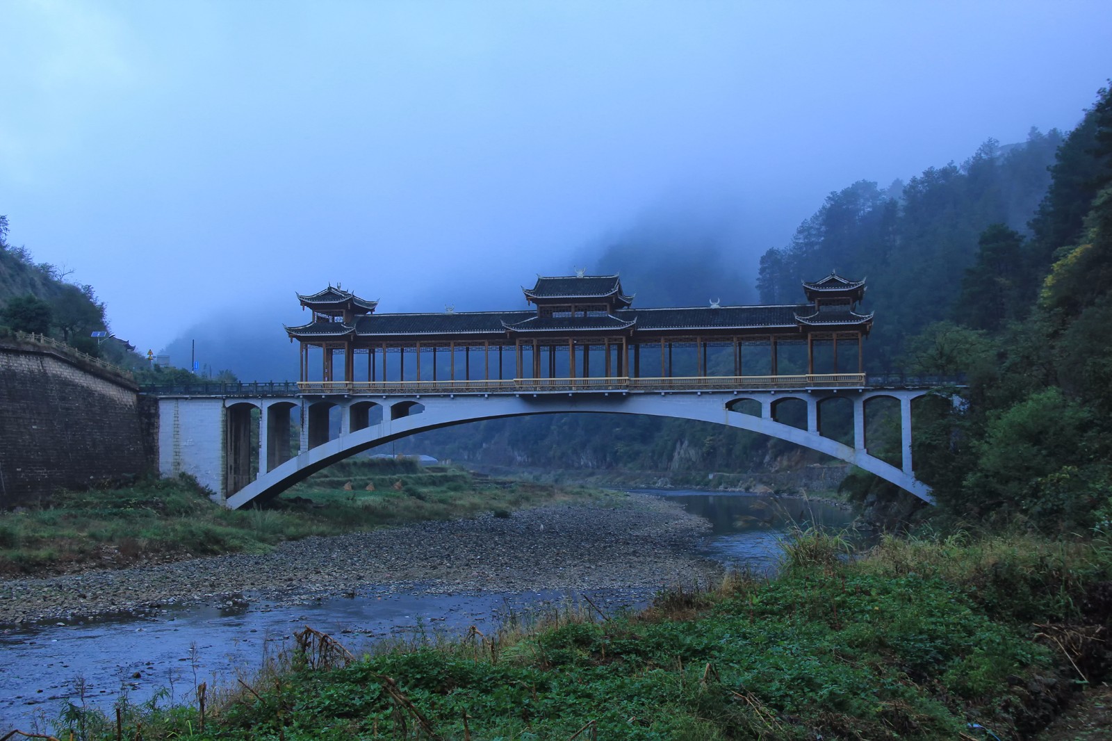 旅行摄影：黔东南被遗忘的南花苗寨|南花苗寨|寨子|苗岭|凯里市|吊脚木楼_新浪新闻