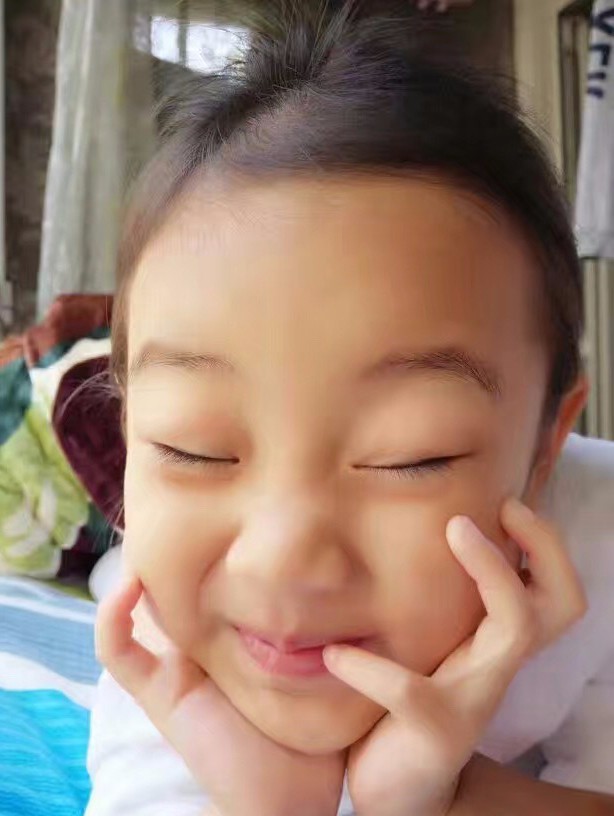 甜馨今天5周岁生日,看看馨爷这些年的逗比搞笑合集_新浪看点