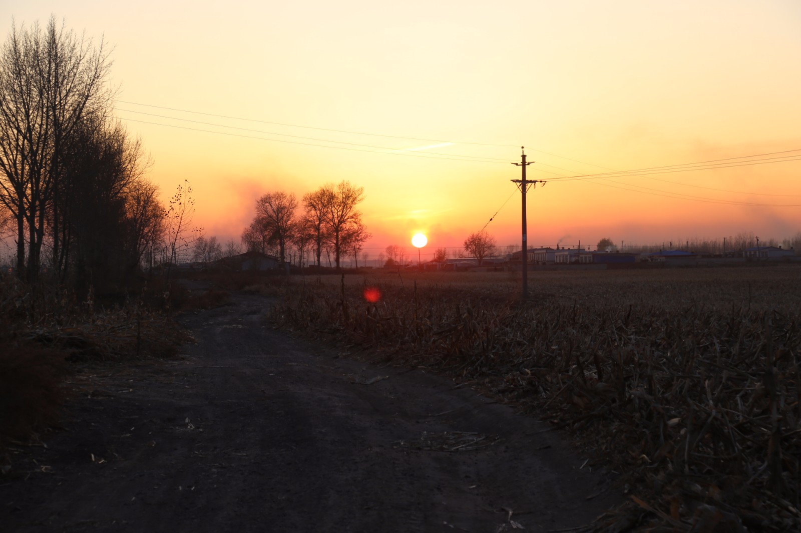 傍晚时分的村庄分外的美丽_新浪看点