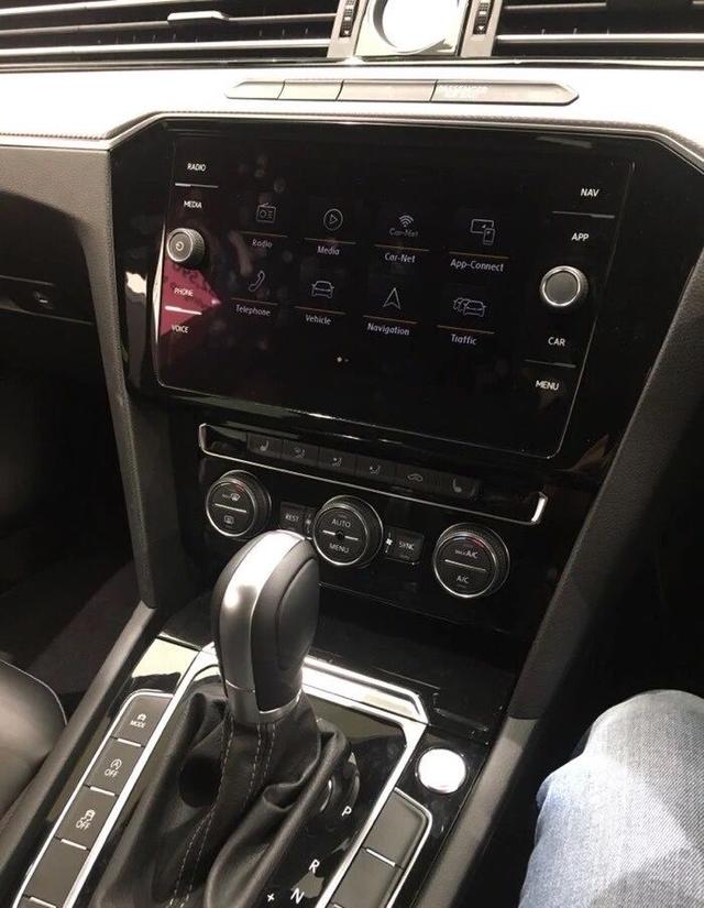 35万我宁愿选择大众，奥迪A4高配有它逼格高？低配才24万