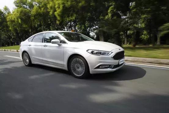 亲测新蒙迪欧，集贴心科技和硬派操控于一身的中级车标杆