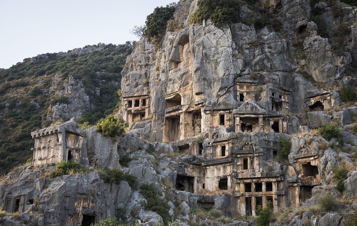 太阳墓,孔雀河古河道北岸已有3800年之久