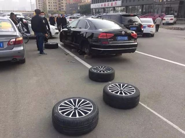 乱停车的后果就是这样！看看大家如何惩戒乱停车