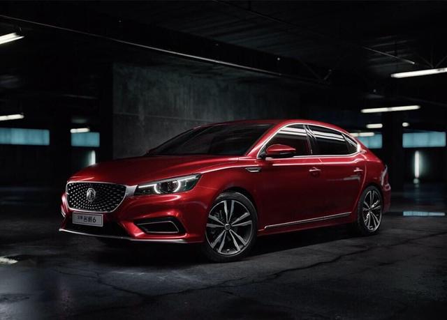 国产轿车也能对标合资品牌,不输思域的运动,性