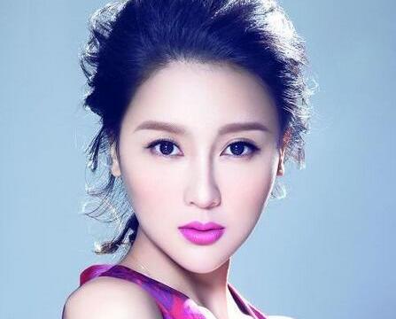 33岁甘薇近照,与景甜齐名,24岁嫁百亿总裁,现落魄无人问