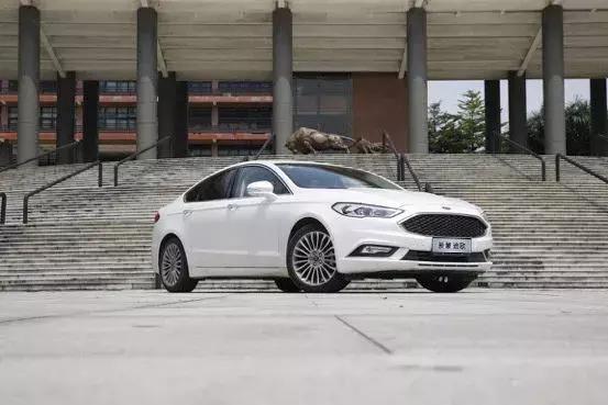 亲测新蒙迪欧，集贴心科技和硬派操控于一身的中级车标杆