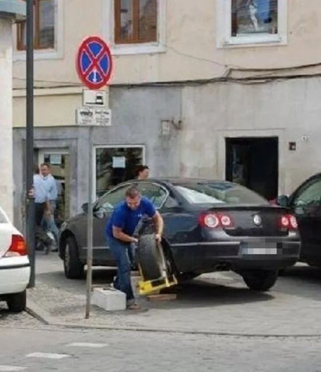 乱停车的后果就是这样！看看大家如何惩戒乱停车