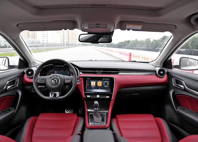 国产轿车也能对标合资品牌，不输思域的运动，性能更是出众！