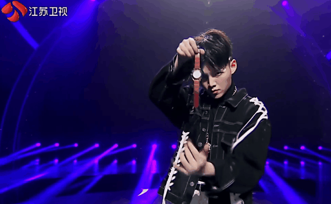 《超凡魔术师》:大玩时空穿越主题,带你走进奇妙的空间!