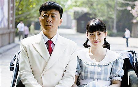 在电视剧《父母爱情》里面,她又化身为一位活泼开朗,机灵十足的资本家