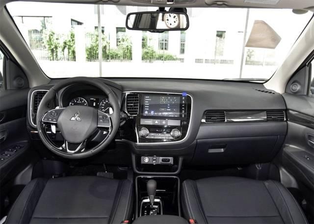 15.98万起，这台合资SUV空间给力有四驱，就是有点糙