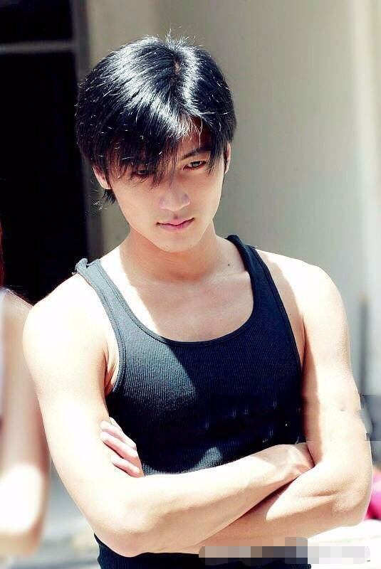 36岁谢霆锋近照曝光,被王菲折磨的老了,和以前差距太大!