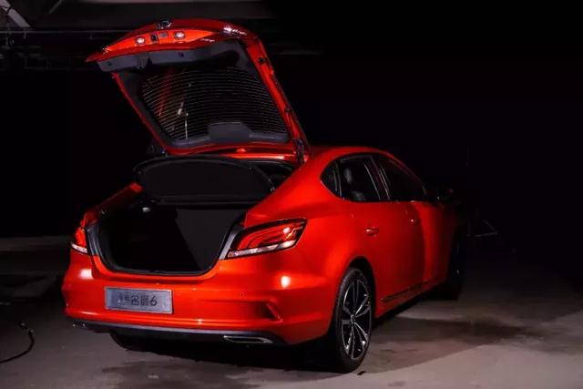 同为运动轿跑，全新名爵6凭什么PK昂克赛拉与思域？