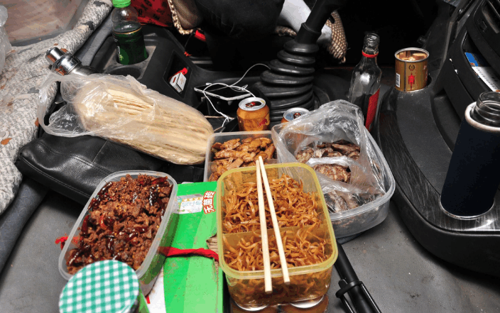 跑老挝拉香蕉的大货车司机万里路上都在吃什么看完刷新你三观